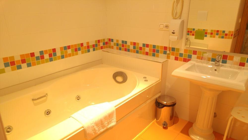 Hotel Verona Puertollano Extérieur photo