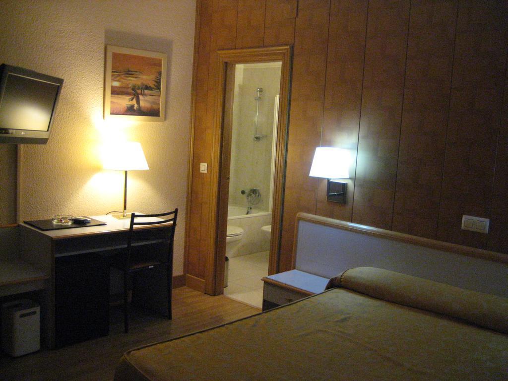 Hotel Verona Puertollano Extérieur photo