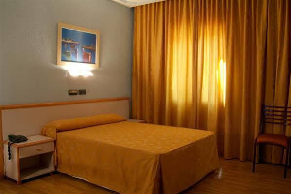 Hotel Verona Puertollano Extérieur photo